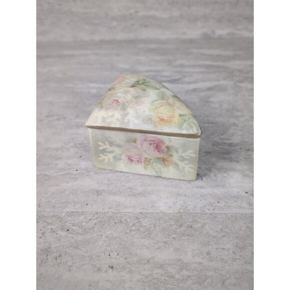 1910 Antique ROYAL BAYREUTH, Bavaria ROSE TAPESTRY, Small Trinket Dish, Triangle - Picture 6 of 12